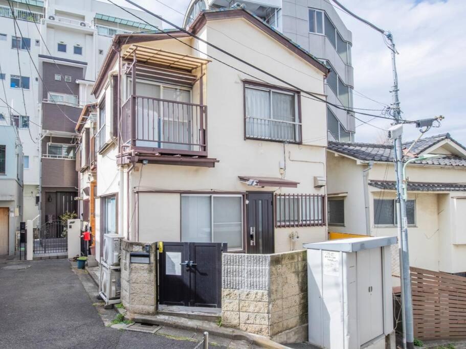 Discover Tokyo's Soul Your Cozy Japanese Escape! Apartemen